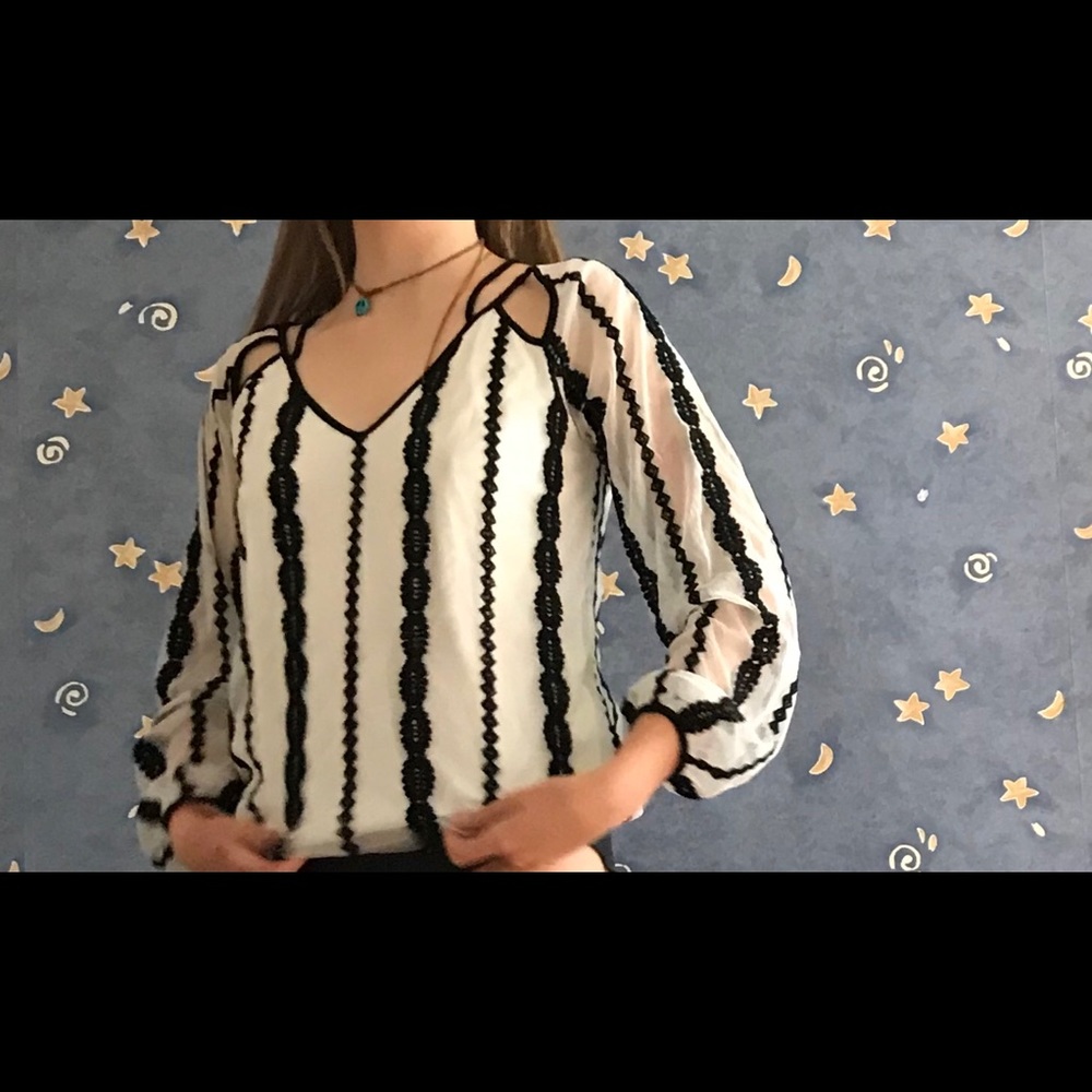 VENUS Black and White Lacey Top